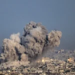 Israel volta a abrir fogo em Gaza; EUA tentam salvar acordo de cessar-fogo