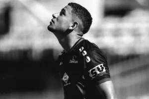 Jogador de 20 anos morre após colidir contra uma vaca no Piauí