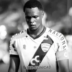 Jogador que reagiu a ataque racista com soco pega pena maior que adversário