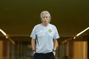Jorge Jesus arriscou falar inglês e o momento já se tornou viral; assista