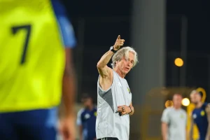 Jorge Jesus não perdoa e pune brasileiro por excesso de peso no Al Nassr