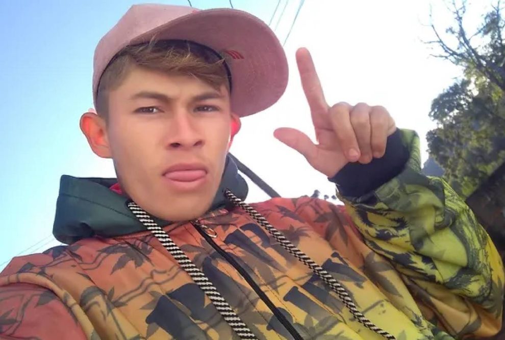 Jovem é encontrado morto com tiros na cabeça no meio da rua