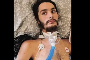 Jovem em coma acorda, denuncia namorada por acidente e morre dias depois