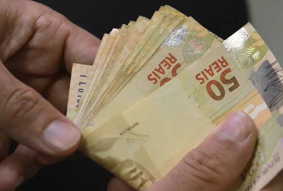 Lote extra do abono salarial será pago hoje: veja quem tem direito