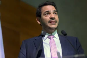 Lula diz a aliados que deve escolher Messias para o STF