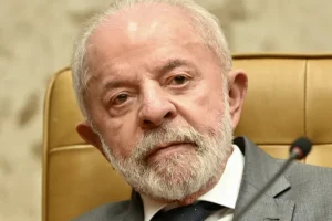 Lula parabeniza presidente eleito na Bolívia com plataforma de direita