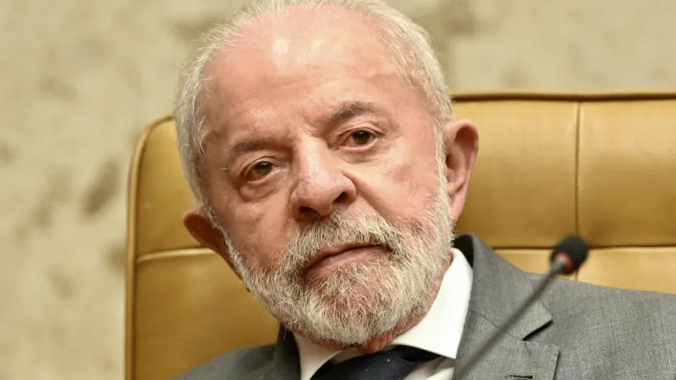 Lula parabeniza presidente eleito na Bolívia com plataforma de direita