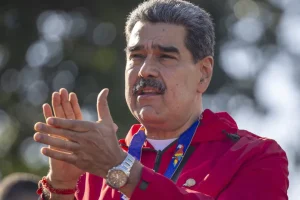 Maduro diz que Venezuela tem 5 mil mísseis antiaéreos para enfrentar EUA