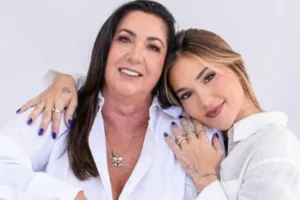 Mãe de Virginia Fonseca evita comentar namoro com Vini Jr. e web estranha