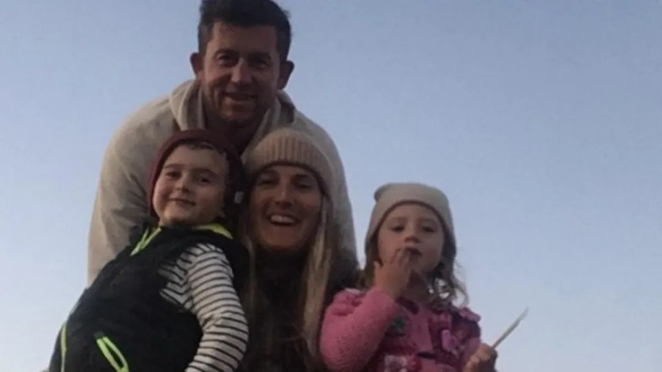 Maratonista descobre câncer após confundir sintomas com refluxo ácido