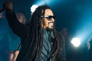 Marcelo Falcão se afasta dos palcos após cirurgia na perna