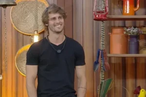 Matheus Martins vence prova e é o novo fazendeiro em A Fazenda 17