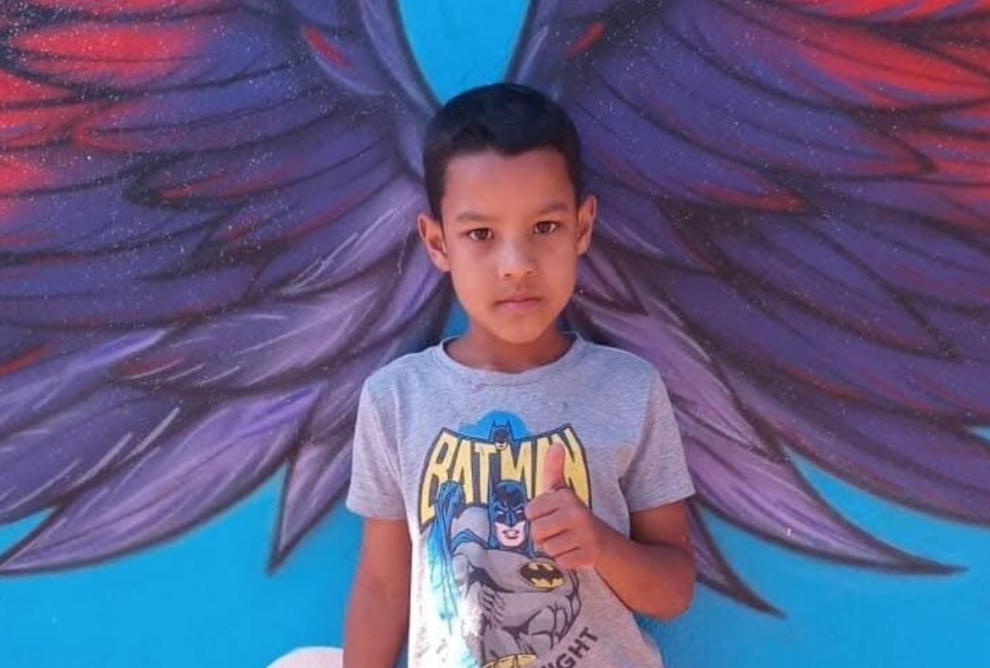 Menino morre após ser picado por escorpião dentro de casa