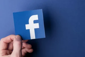 Meta lança ferramenta de IA que edita fotos automaticamente no Facebook