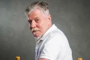 Miguel Falabella comenta polêmica com Mateus Solano e uso de celulares no teatro