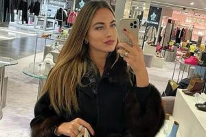 Modelo é morta a facadas por companheiro 23 anos mais velho