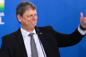 Moraes arquiva pedido de investigação contra Tarcísio por suposta obstrução de Justiça