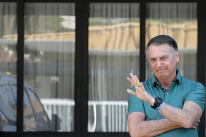 Moraes autoriza Bolsonaro a receber visitas para festa de 15 anos da filha