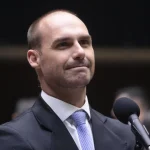 Moraes determina que Defensoria da União assuma defesa de Eduardo Bolsonaro