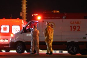Motociclista encontra homem morto em frente a bar no Paraná