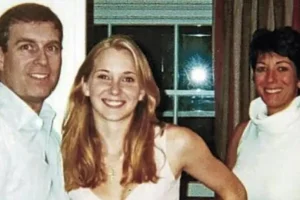 Mulher que acusou príncipe André de estupro lança livro: "Arrogante"