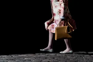 Mulheres com 70 anos que dão 4.000 passos por dia reduzem risco de morte