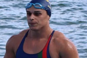 Nadadora transgênero é suspensa por 5 anos após se recusar a fazer teste