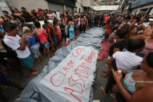 Número de mortos em 'megaoperação desastrosa' no Rio ultrapassa 130