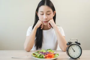 O que realmente acontece no seu corpo durante um jejum de 24 horas?