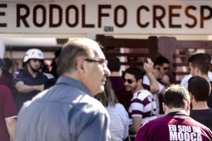 Polícia investiga desvio milionário no estádio do gol mais bonito de Pelé