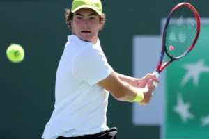 Pular torneios está ajudando agora, diz João Fonseca