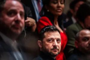 Putin convenceu Trump a vetar mísseis, diz Zelenski