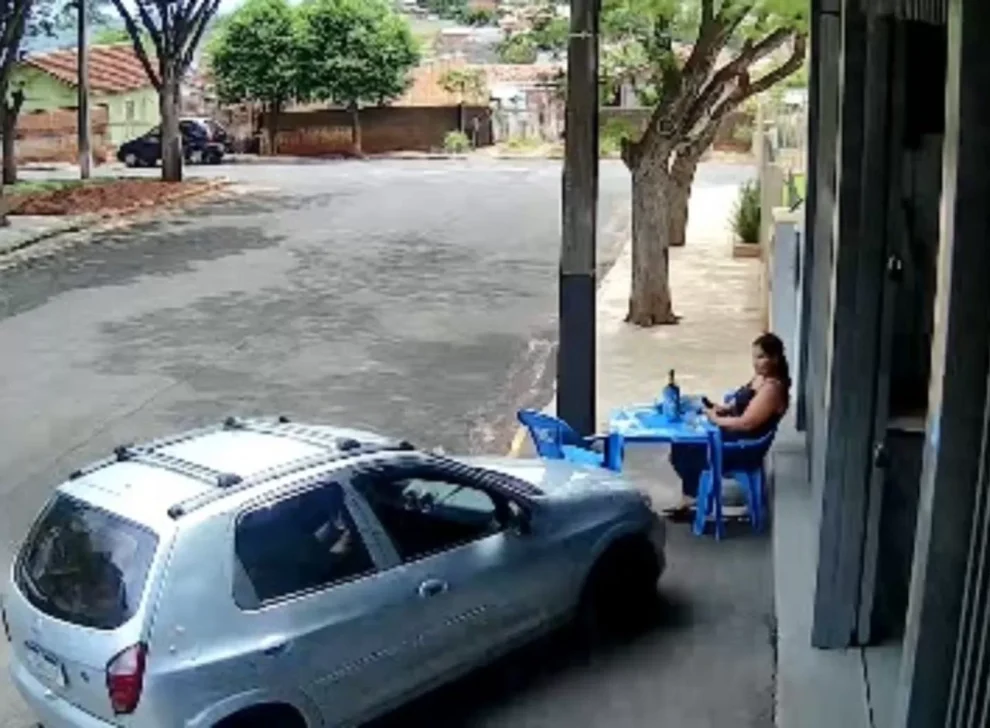 Região de Maringá: Homem atropela ex-companheira de propósito por não aceitar fim do relacionamento