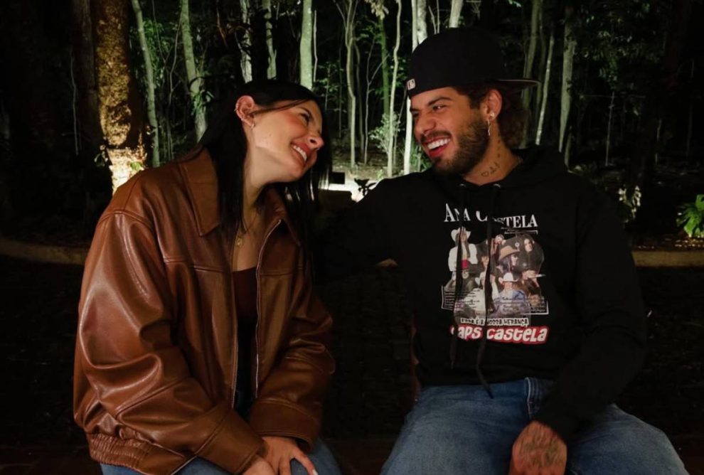 Rolou! Ana Castela e Zé Felipe se beijam no palco do SBT