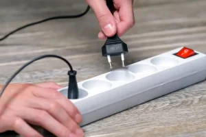 Saiba quando desligar aparelhos elétricos é questão de segurança