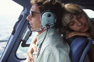 Série dá versão de Adriane Galisteu sobre namoro com Ayrton Senna