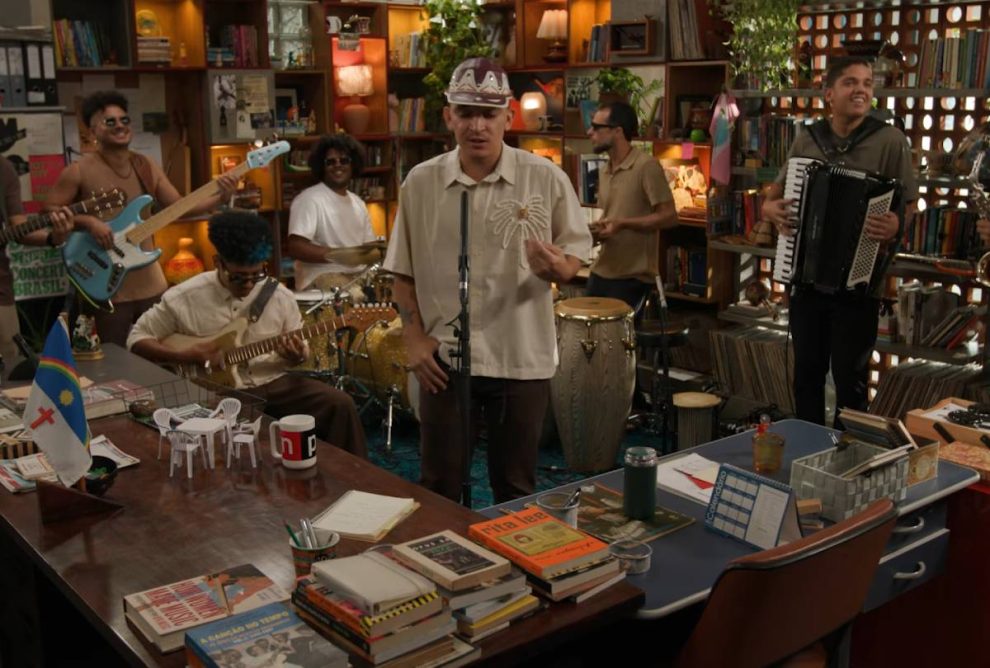 Tiny Desk Brasil estreia com show de João Gomes
