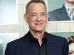 Tom Hanks é flagrado disfarçado no metrô de Nova York, mas gafe entrega o astro