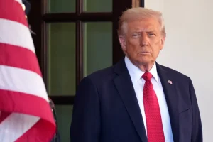 Trump diz que interrompeu negociações com Canadá após vídeo em que Reagan critica tarifas