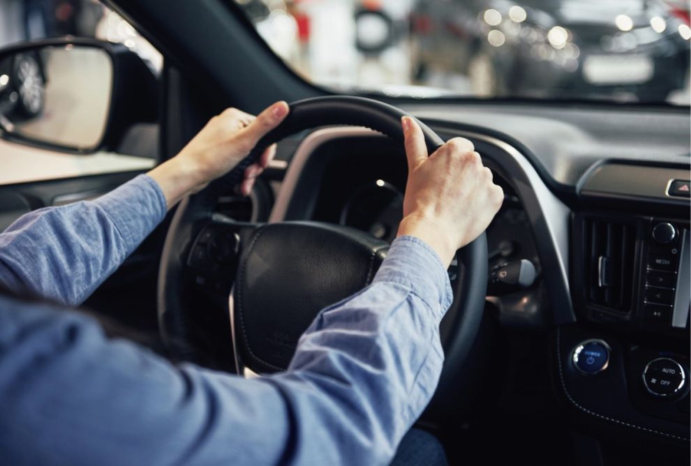 Uber divulga carros que serão banidos no aplicativo em 2026