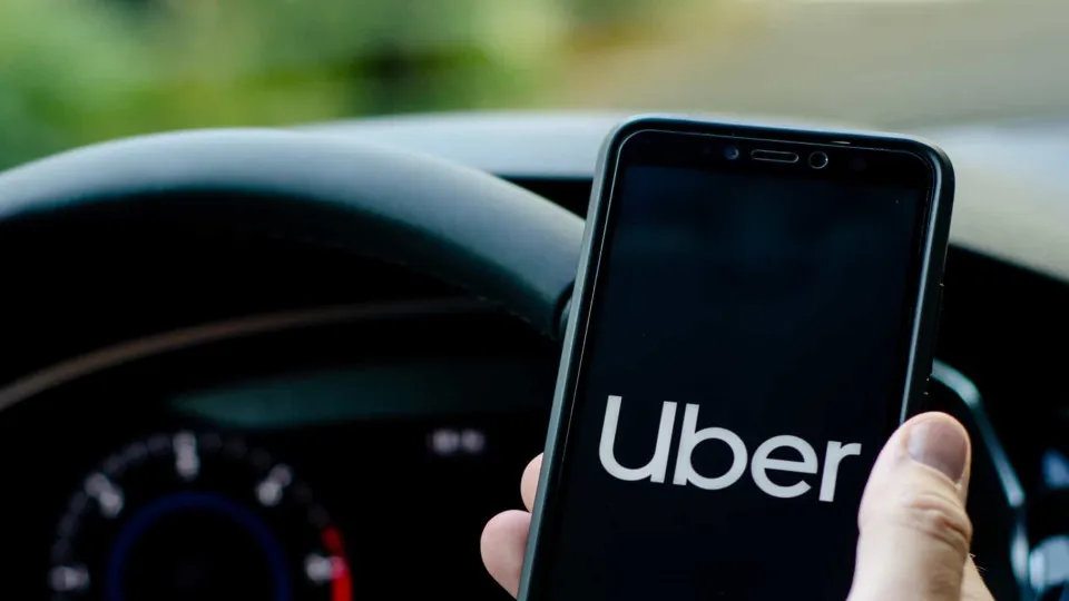 Uber lança ferramenta que permite escolher apenas mulheres motoristas