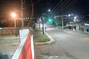 Vídeo mostra homem sendo morto ao tentar separar briga de casal