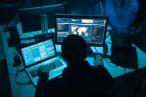 Vítimas de golpes virtuais perdem, em média, R$ 2.540; idosos são os que mais têm prejuízo