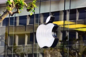 Apple prevê trimestre recorde e reforça aposta em inteligência artificial