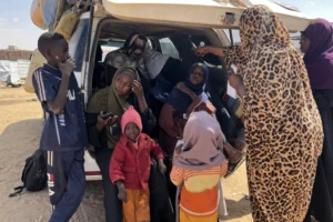 Atrocidades cometidas no Sudão podem ser crimes de guerra, diz procurador do TPI