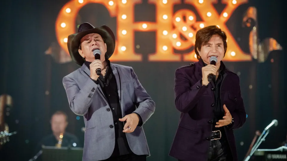 BaianaSystem e Chitãozinho & Xororó são premiados no Grammy Latino