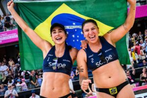 Carol Soberg e Rebecca faturam bronze no Mundial de vôlei de praia