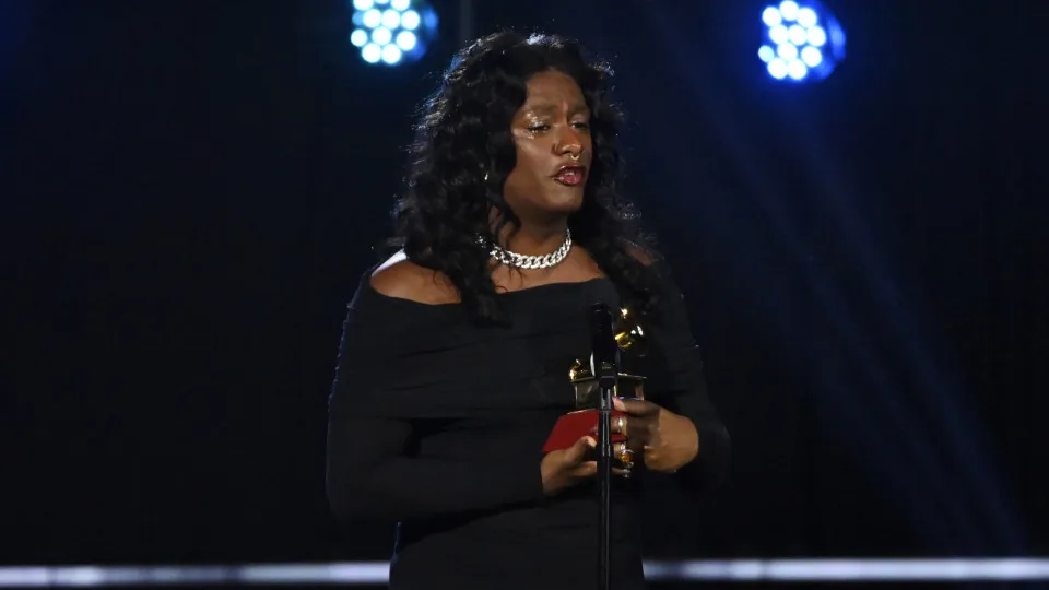 Como ver o Grammy Latino 2025, com Liniker e Milton Nascimento entre indicados