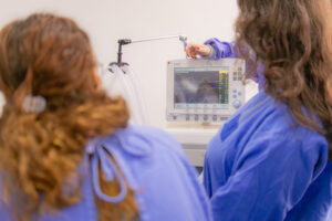 Edital do concurso público com 641 vagas para a Secretaria da Saúde do Paraná será publicado em janeiro