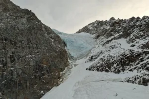 Itália: avalanche mata 5 alpinistas, incluindo pai e filha adolescente